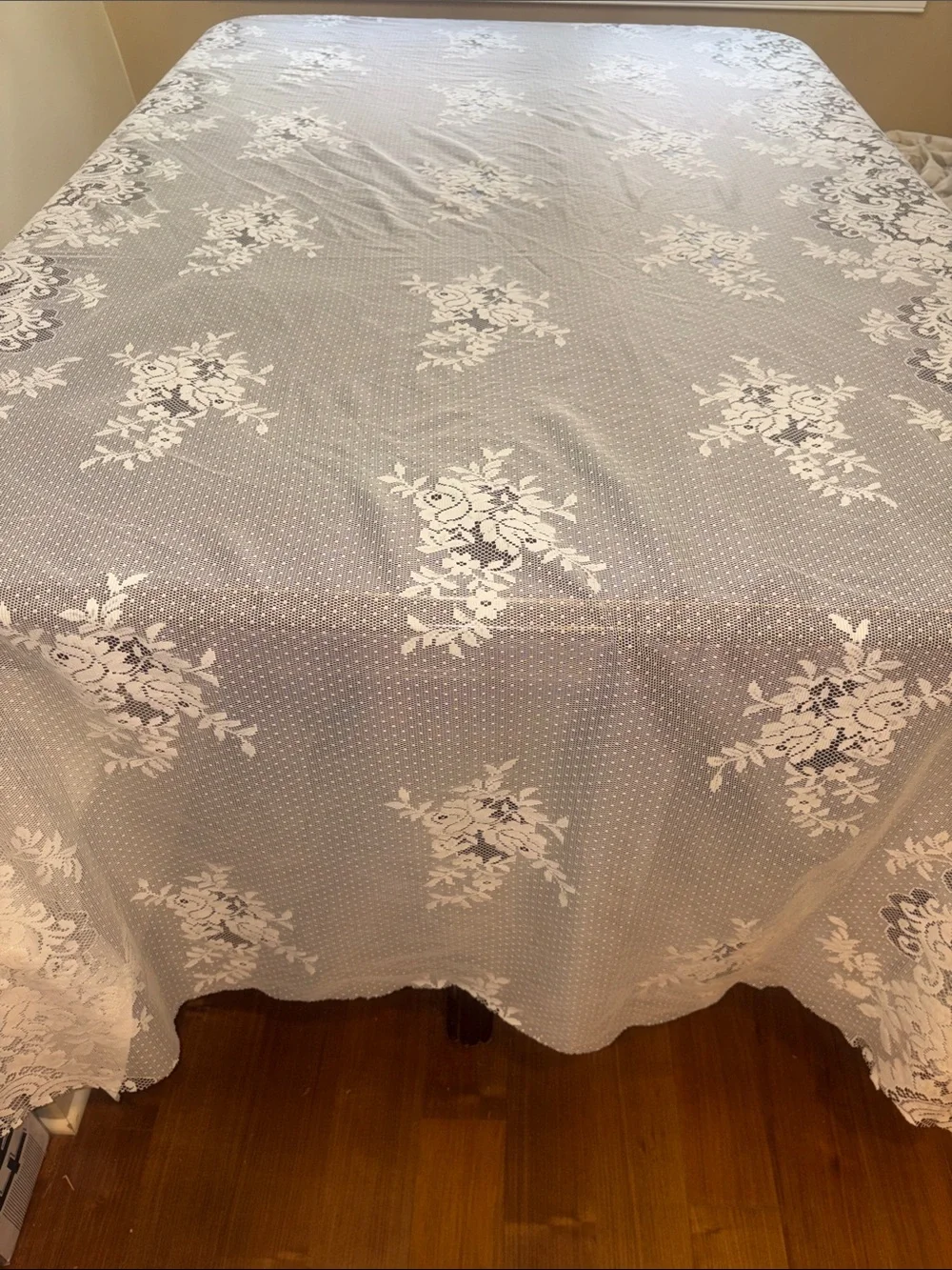Crème Lace Tablecloth